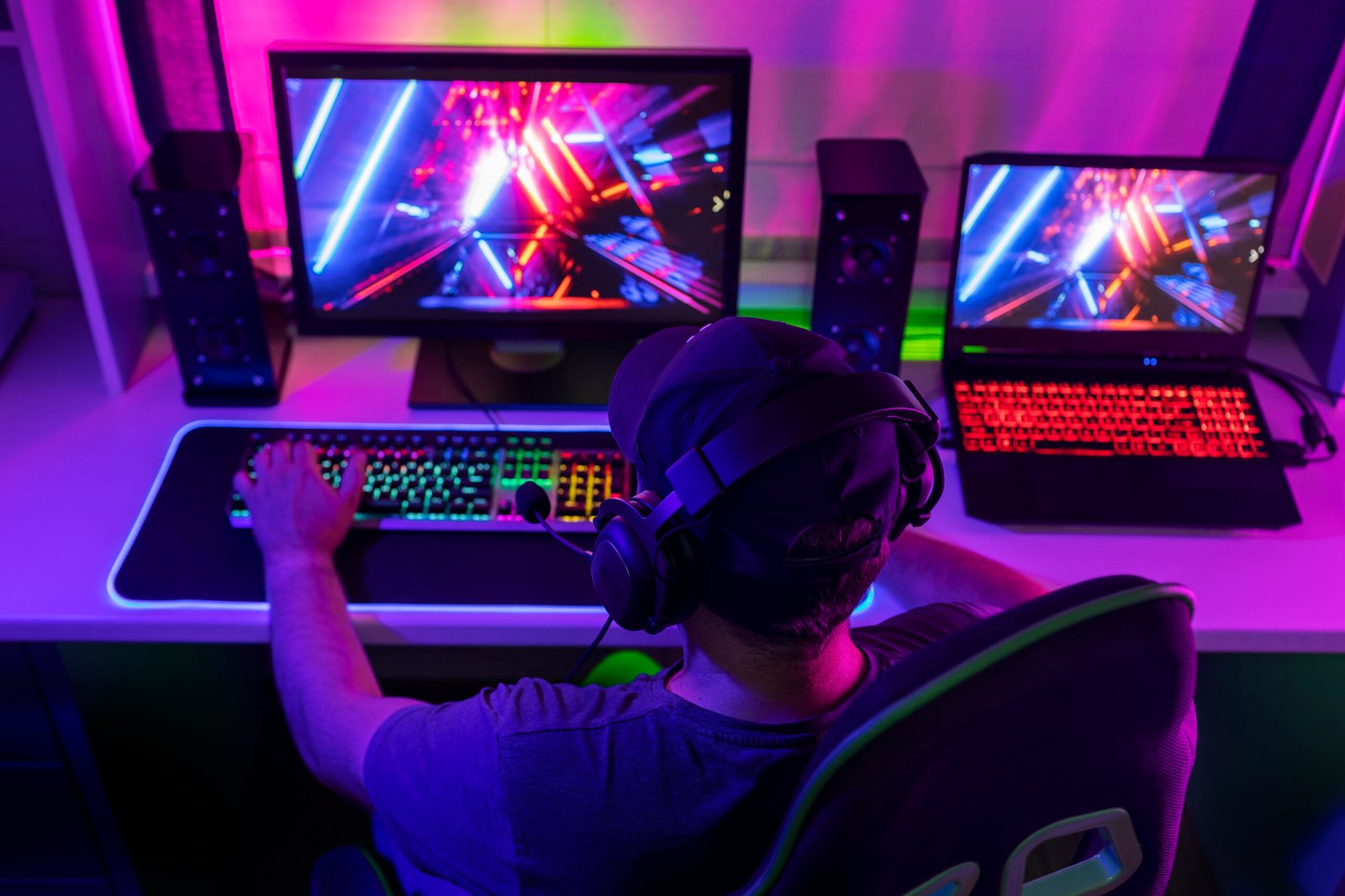 Benefits of using gamming laptops for games.